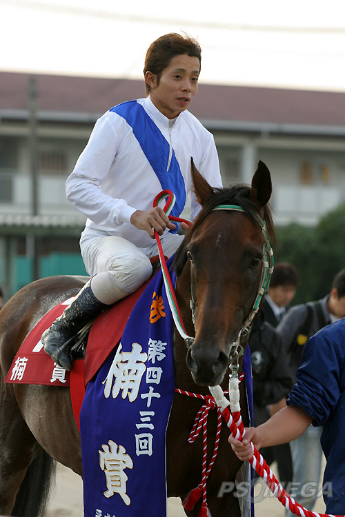 ����グ�ċA���Ă���