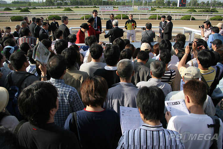  �\�����̃E�B�i�[�Y�T�[�N���܂��̗l�q