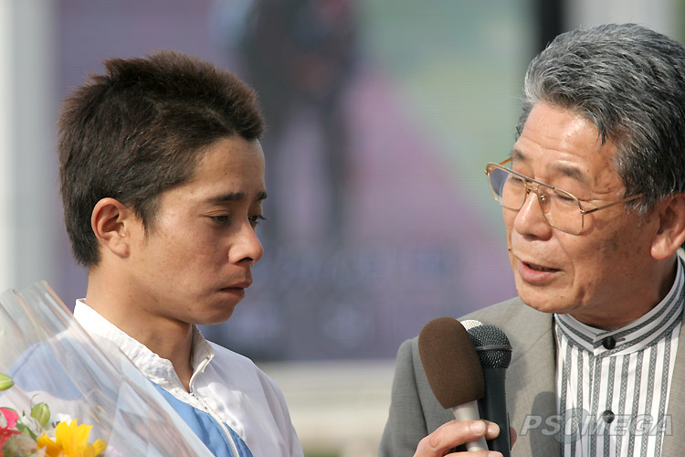 �g�c�A�i�̃C���^�r���[�ɓ������c�R��