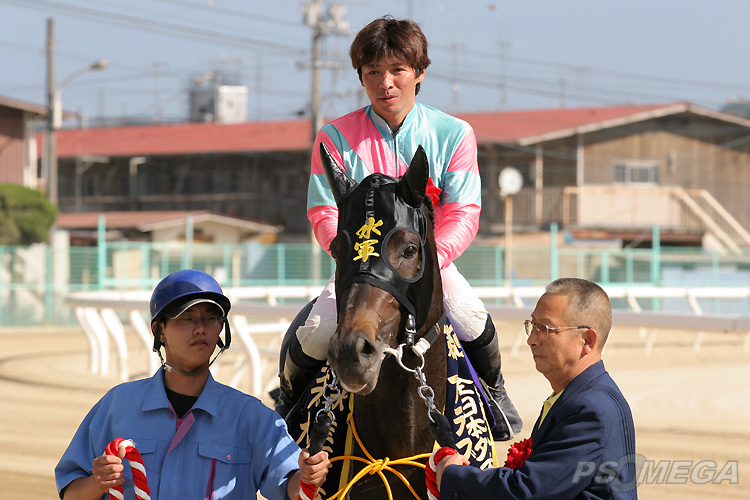 �ϋq�ȑ��ɂ������ċL�O�B�e