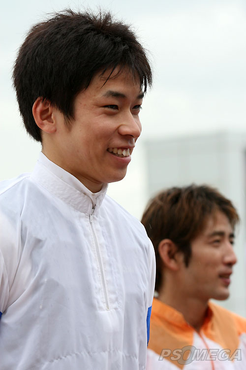 �uADONOS7�v��R�^��R��