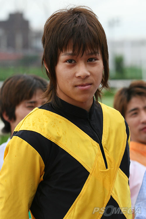 �uADONOS7�v��������R��