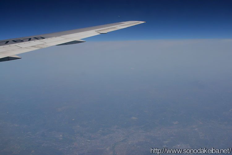 ��s�@�̑�����̌i�F