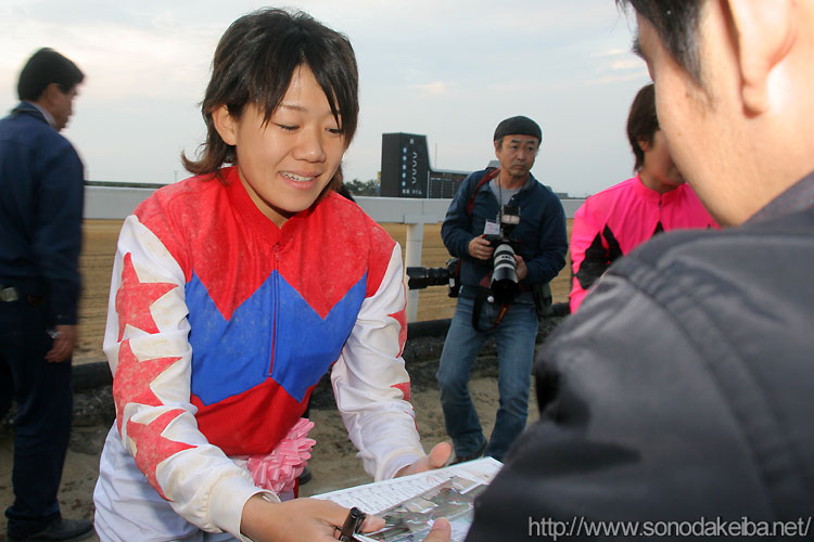 �ʕ{�^�ߋR��