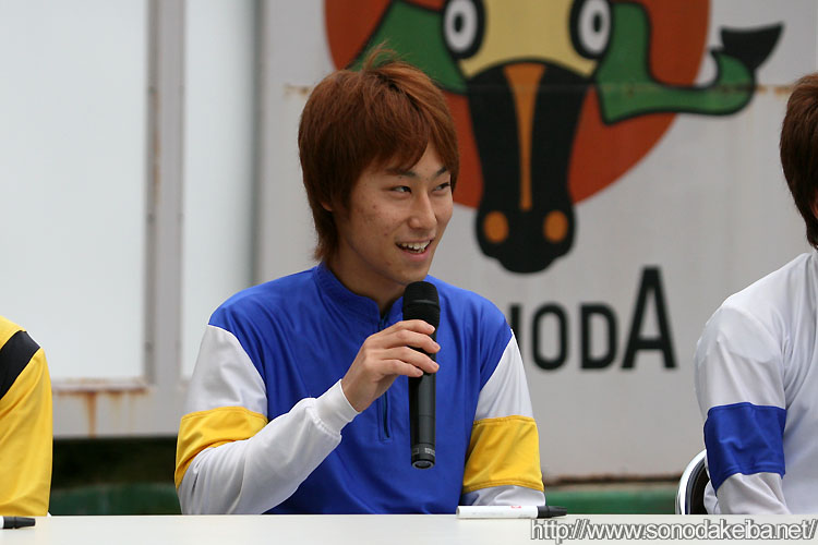 �����R��